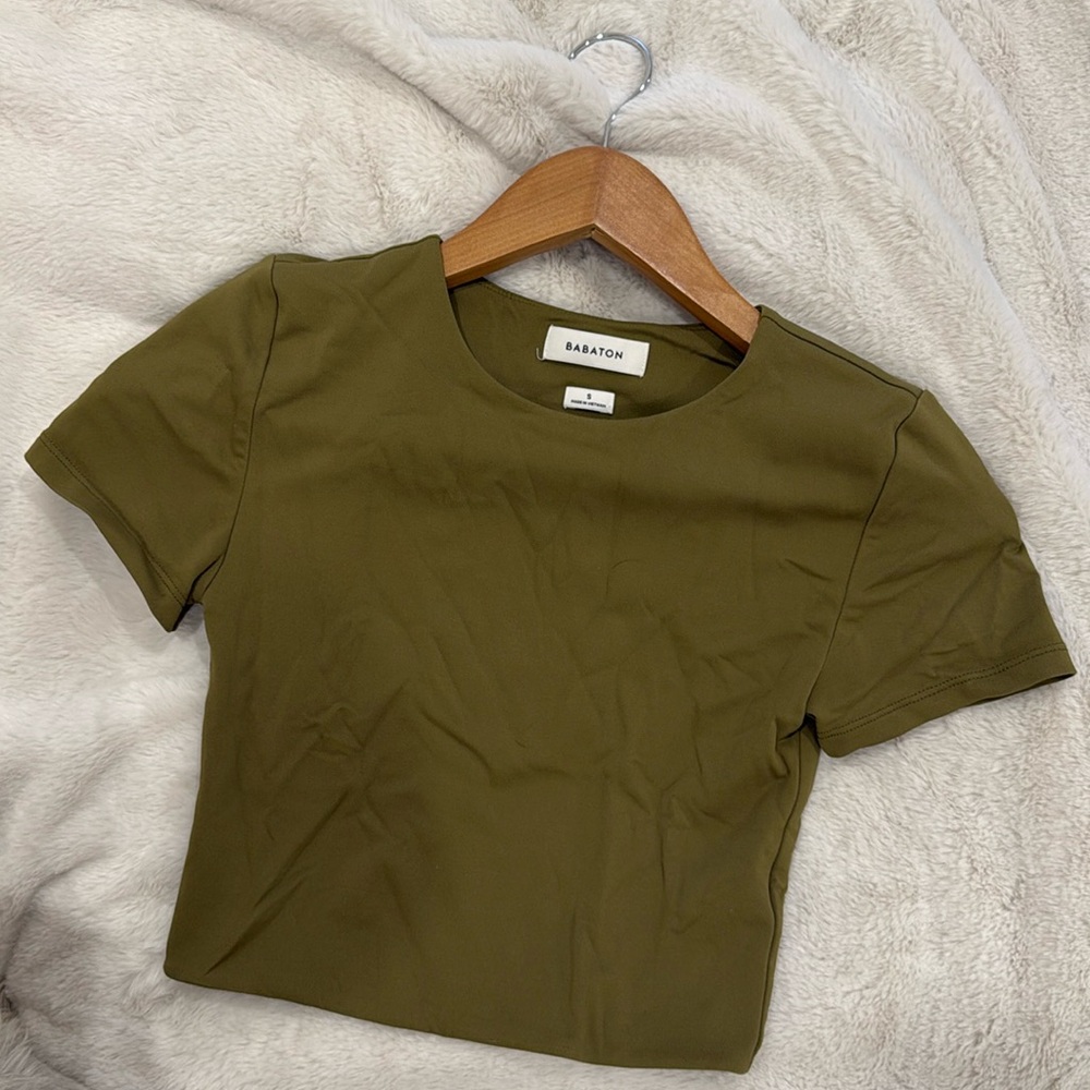 BABATON ARITZIA CROPPED OLIVE GREEN TOP